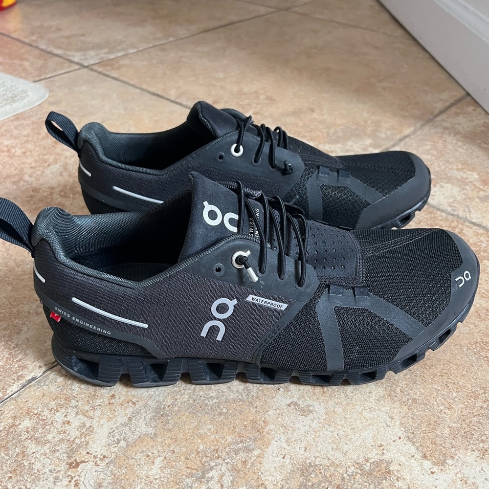 QC! Worn twice, excellent condition!